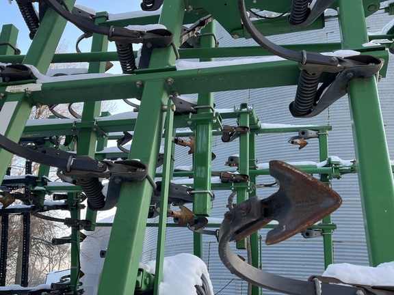 2011 John Deere 2210 Field Cultivator