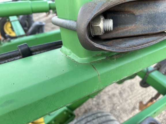 2011 John Deere 2210 Field Cultivator
