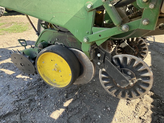 1995 John Deere 7200 Planter