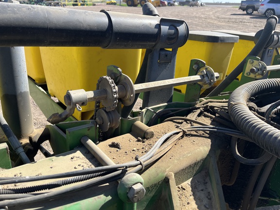 1995 John Deere 7200 Planter