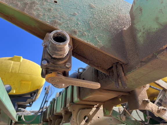1995 John Deere 7200 Planter