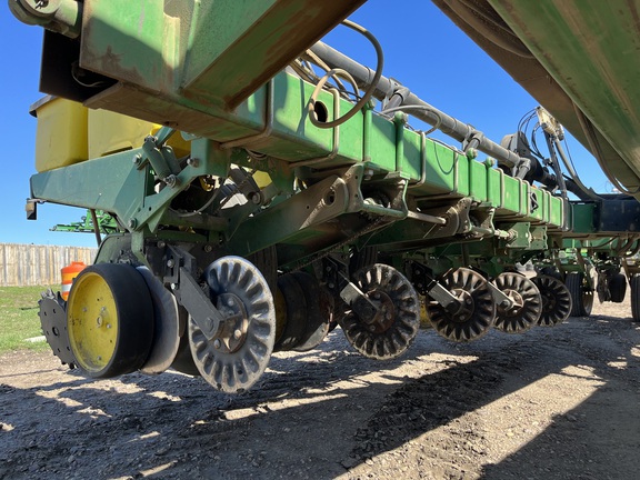 1995 John Deere 7200 Planter
