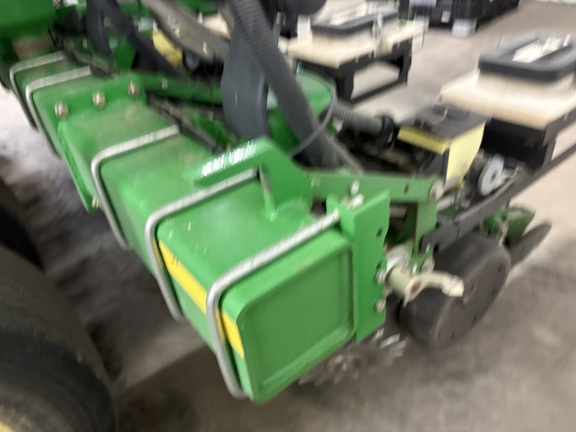 2008 John Deere DB60 Planter