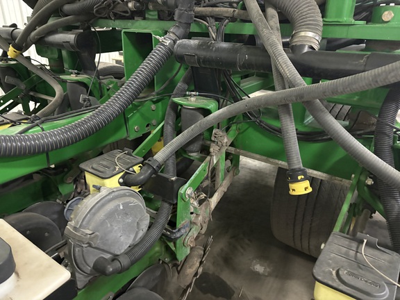 2008 John Deere DB60 Planter