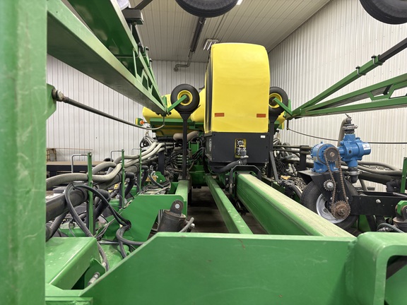 2008 John Deere DB60 Planter