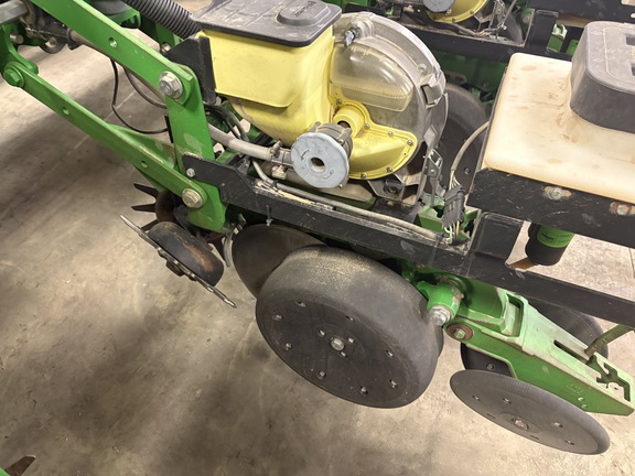 2008 John Deere DB60 Planter