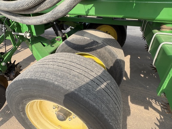 2008 John Deere DB60 Planter