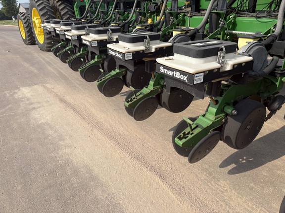 2008 John Deere DB60 Planter