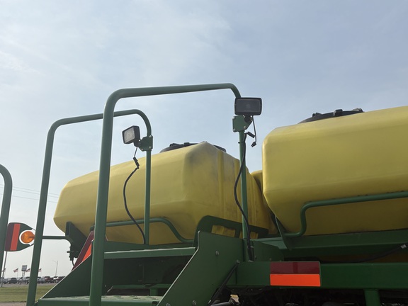 2008 John Deere DB60 Planter