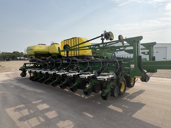 2008 John Deere DB60 Planter