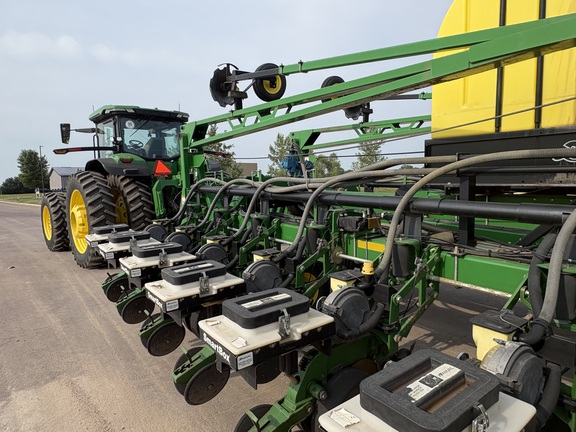 2008 John Deere DB60 Planter