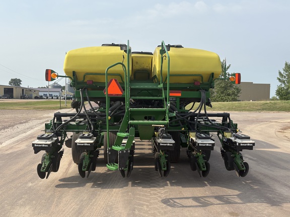 2008 John Deere DB60 Planter