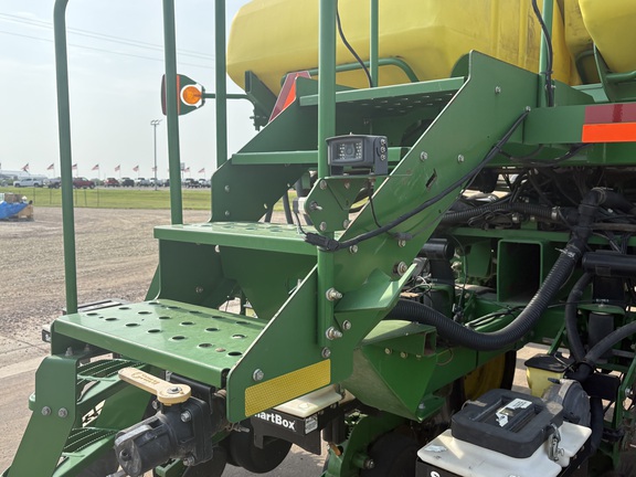 2008 John Deere DB60 Planter
