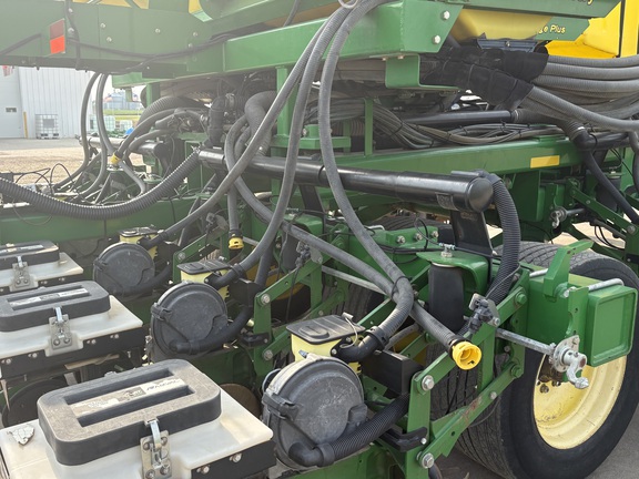2008 John Deere DB60 Planter