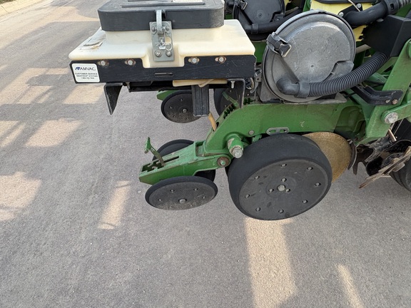 2008 John Deere DB60 Planter