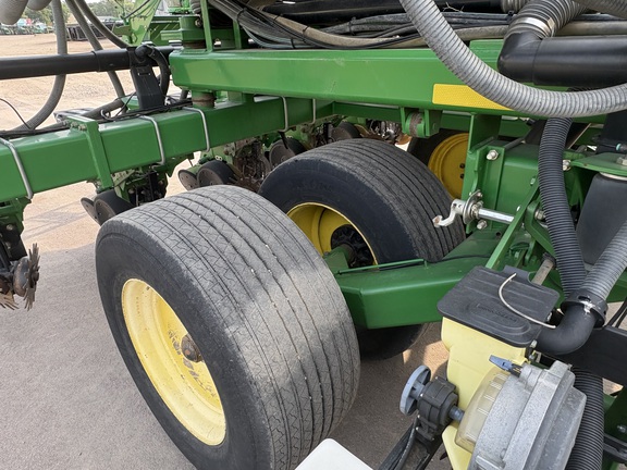 2008 John Deere DB60 Planter