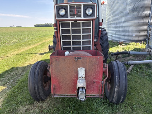1977 International 186 Tractor
