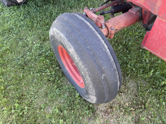1977 International 186 Tractor