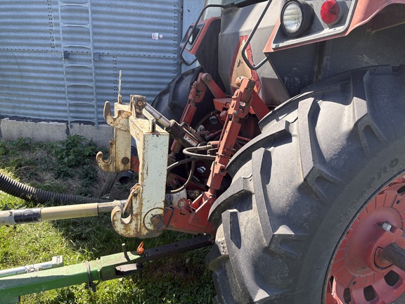 1977 International 186 Tractor