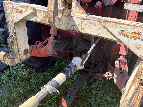 1977 International 186 Tractor