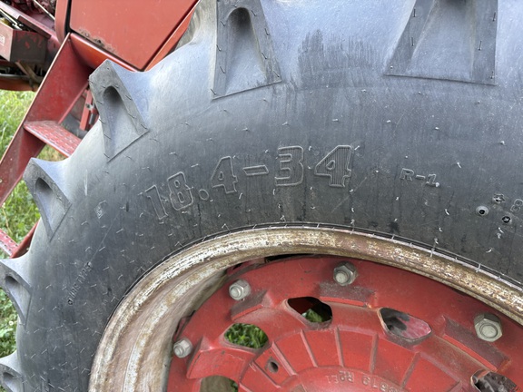 1977 International 186 Tractor