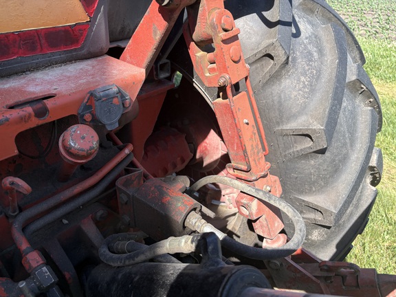 1977 International 186 Tractor