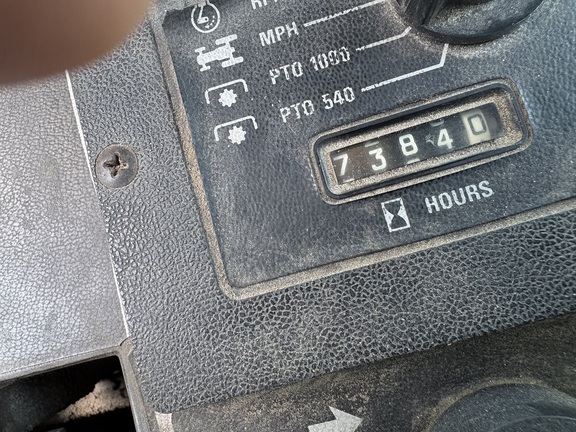 1977 International 186 Tractor