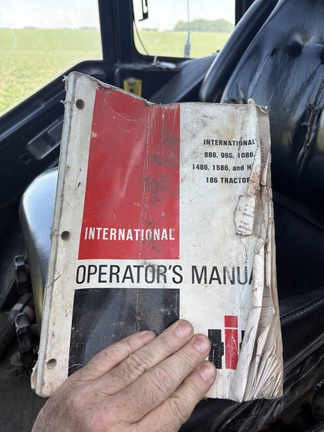 1977 International 186 Tractor