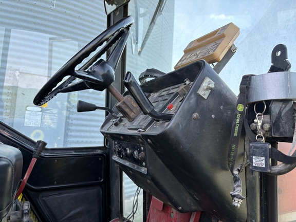 1977 International 186 Tractor