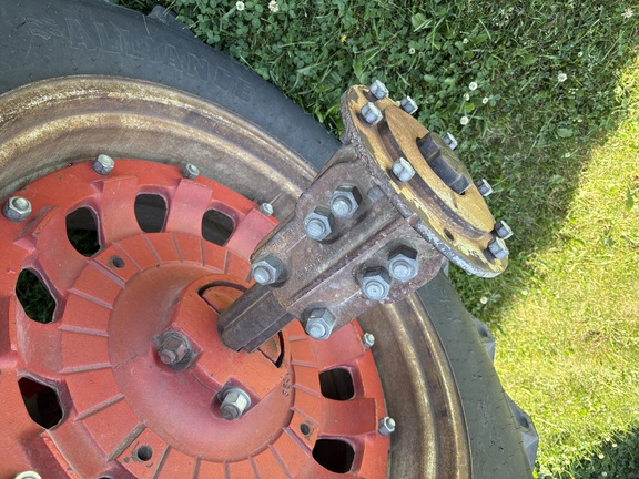 1977 International 186 Tractor