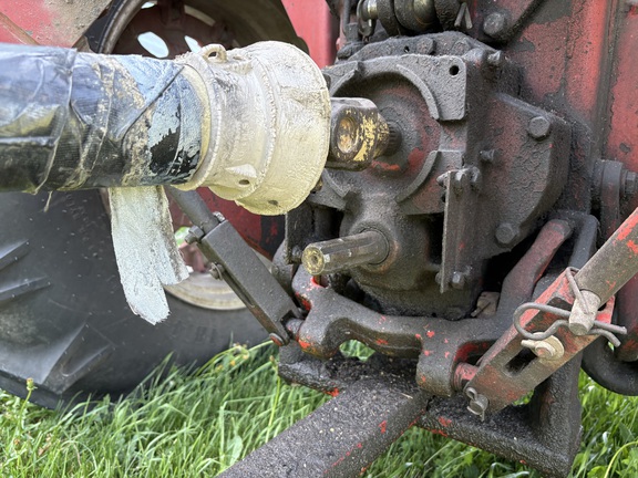 1977 International 186 Tractor