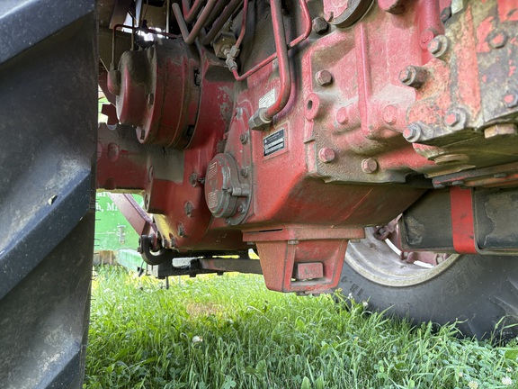 1977 International 186 Tractor