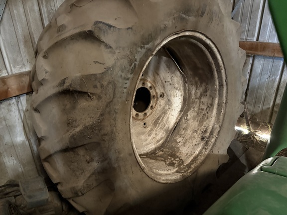 1977 International 186 Tractor