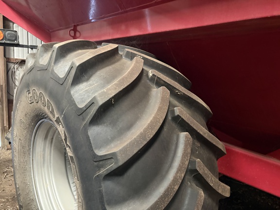 2017 Demco 1050 Grain Cart