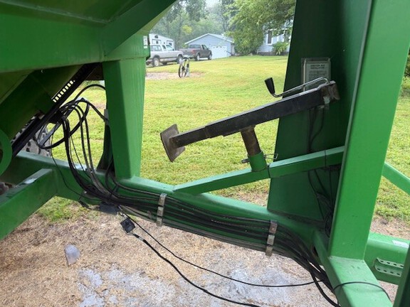 2006 Brent 880 Grain Cart