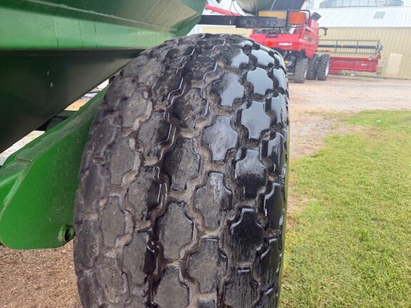 2006 Brent 880 Grain Cart