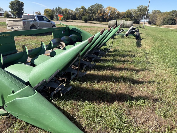 2010 John Deere 606C StalkMaster Header Corn Head