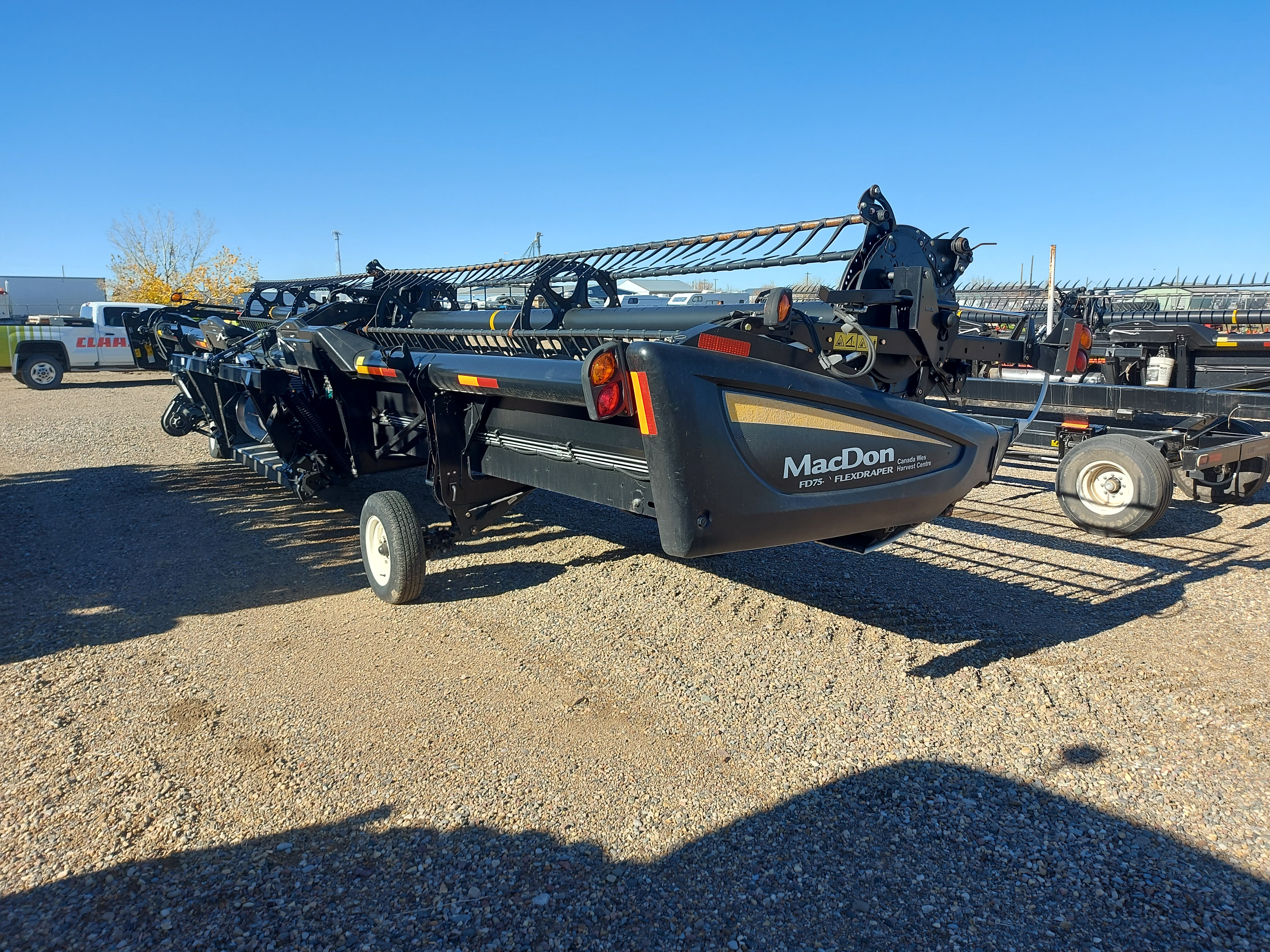 2015 MacDon FD75-40 Header Combine