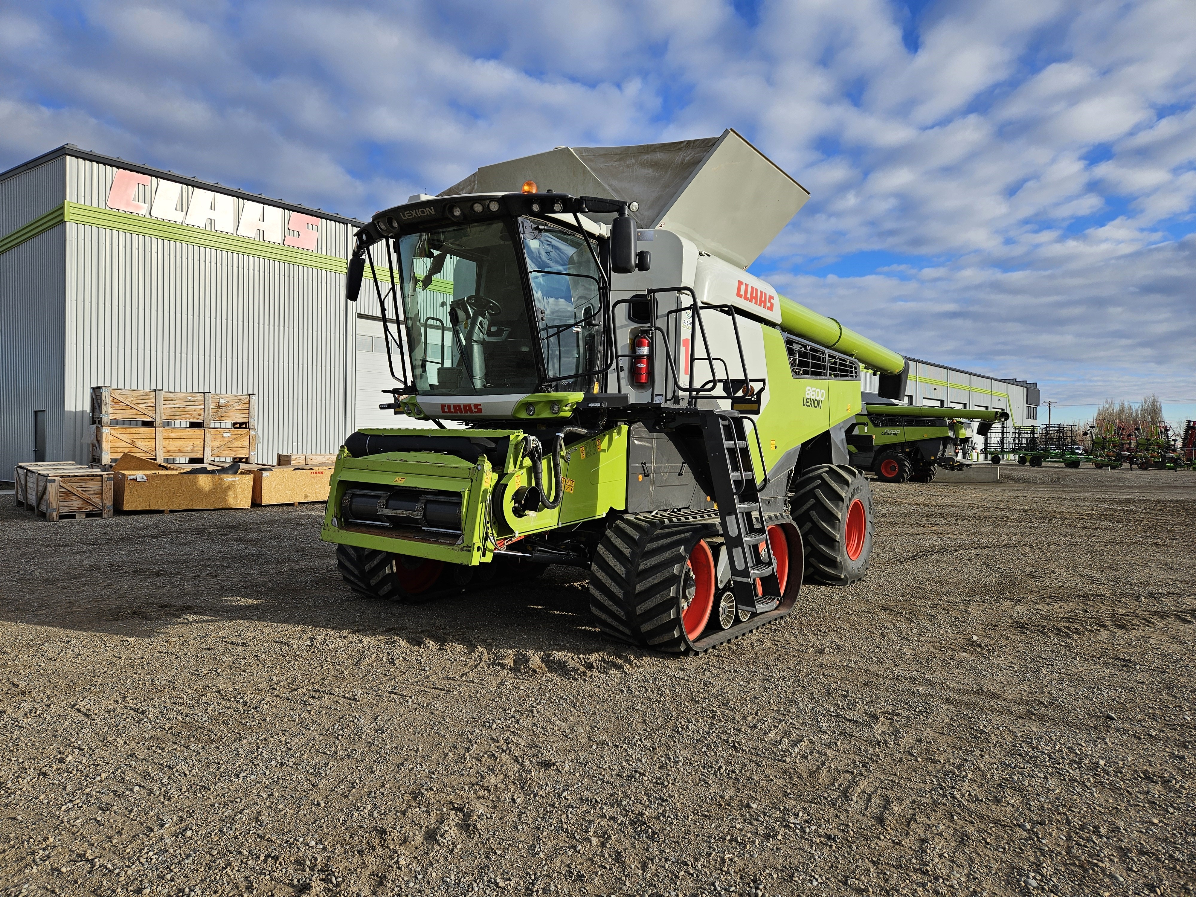 2022 CLAAS 8600TT Combine