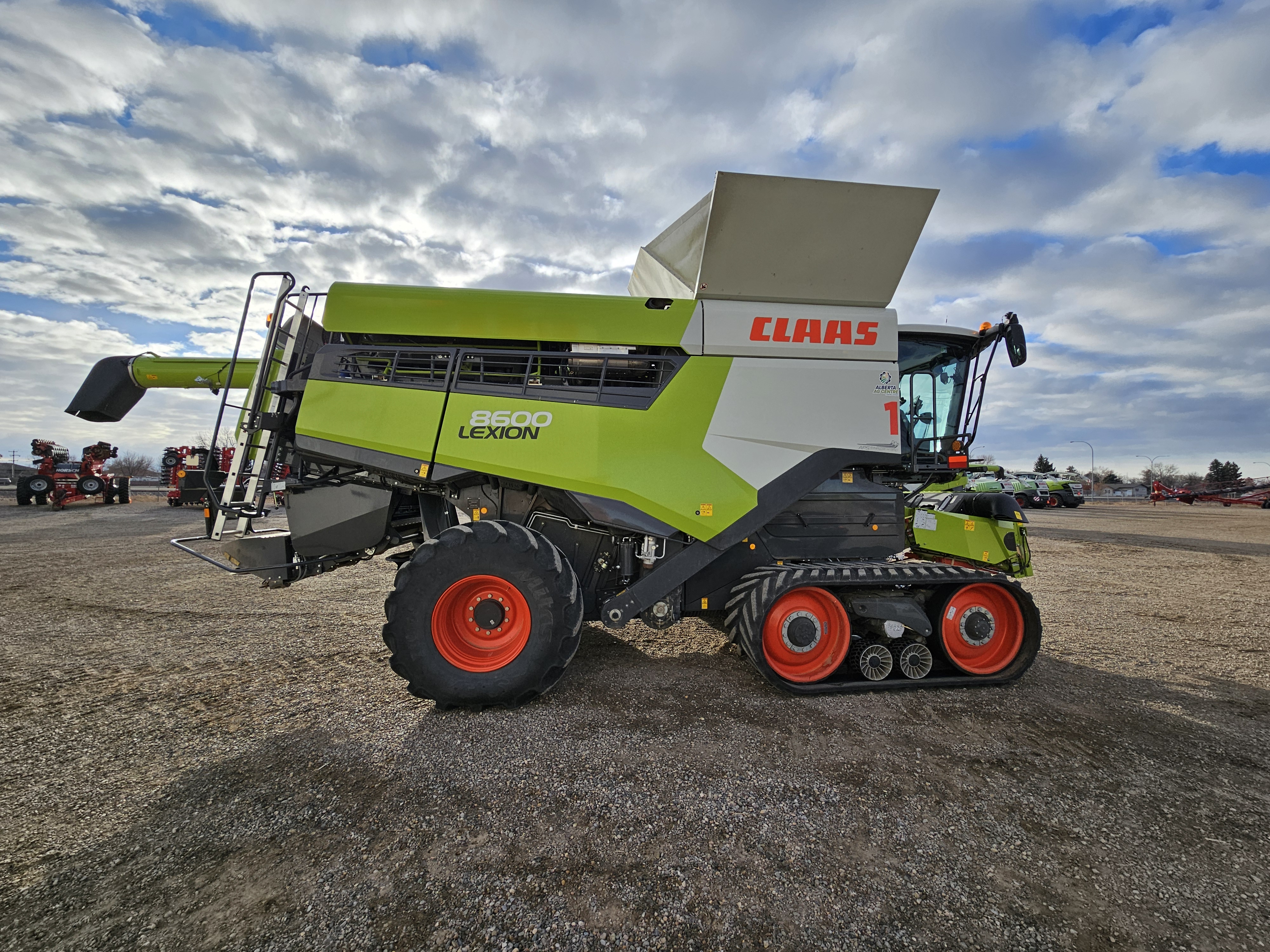 2022 CLAAS 8600TT Combine