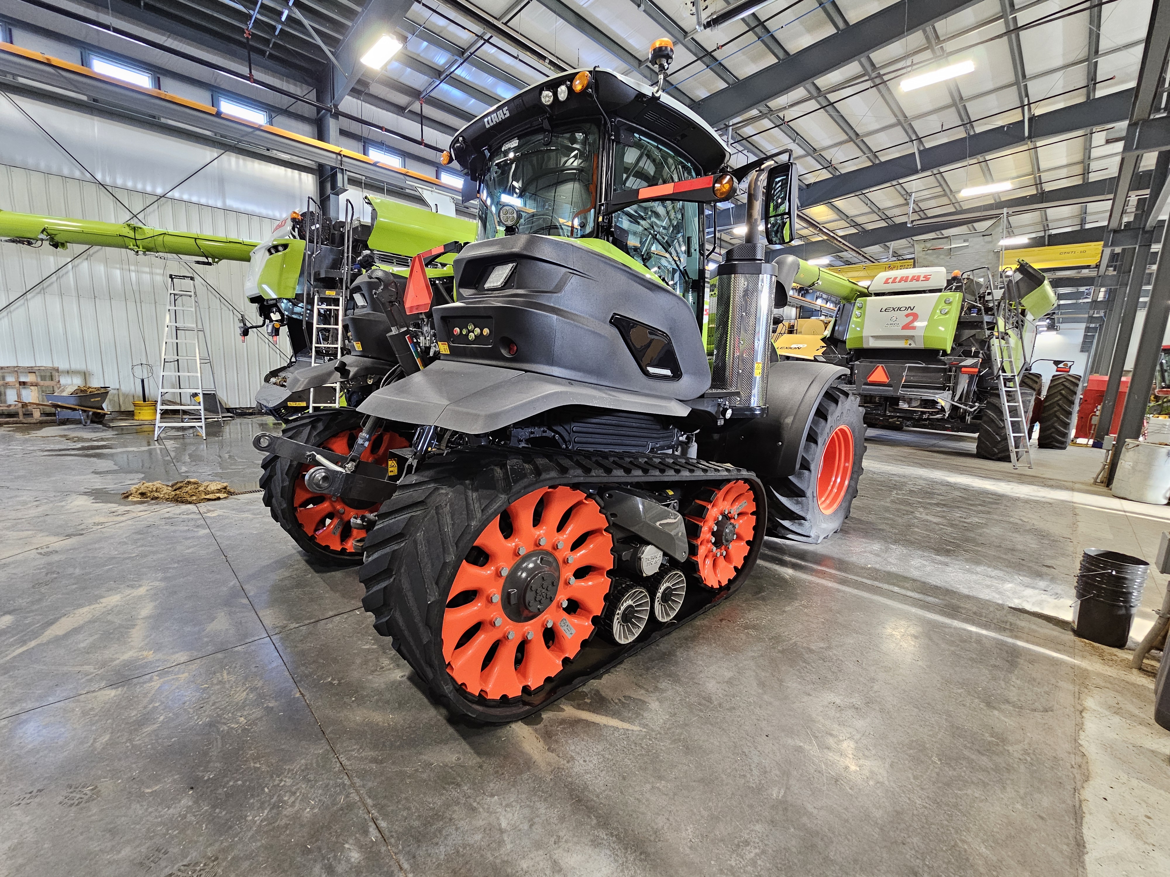 2021 CLAAS AXION 960TT Tractor