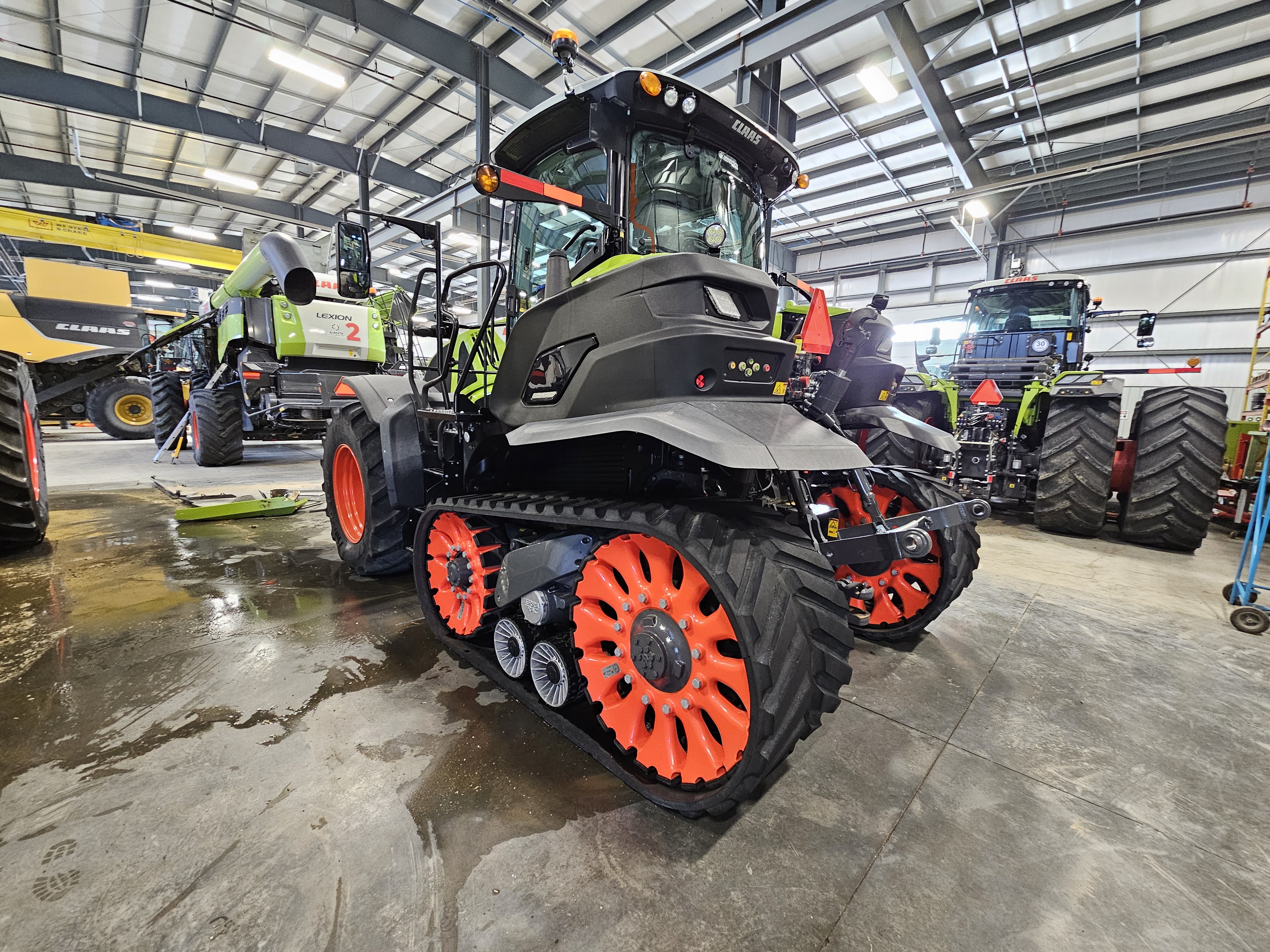 2021 CLAAS AXION 960TT Tractor