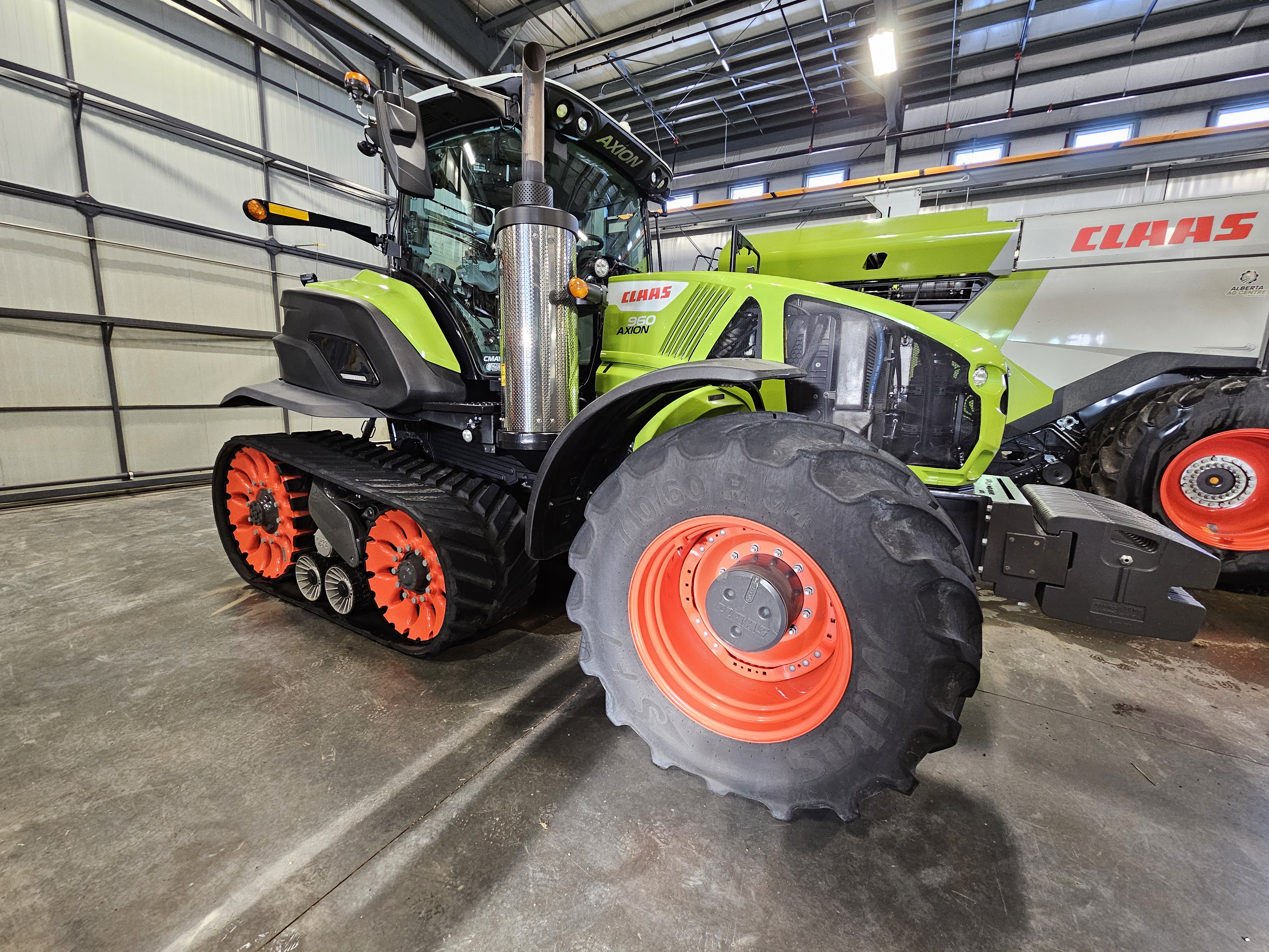 2021 CLAAS AXION 960TT Tractor