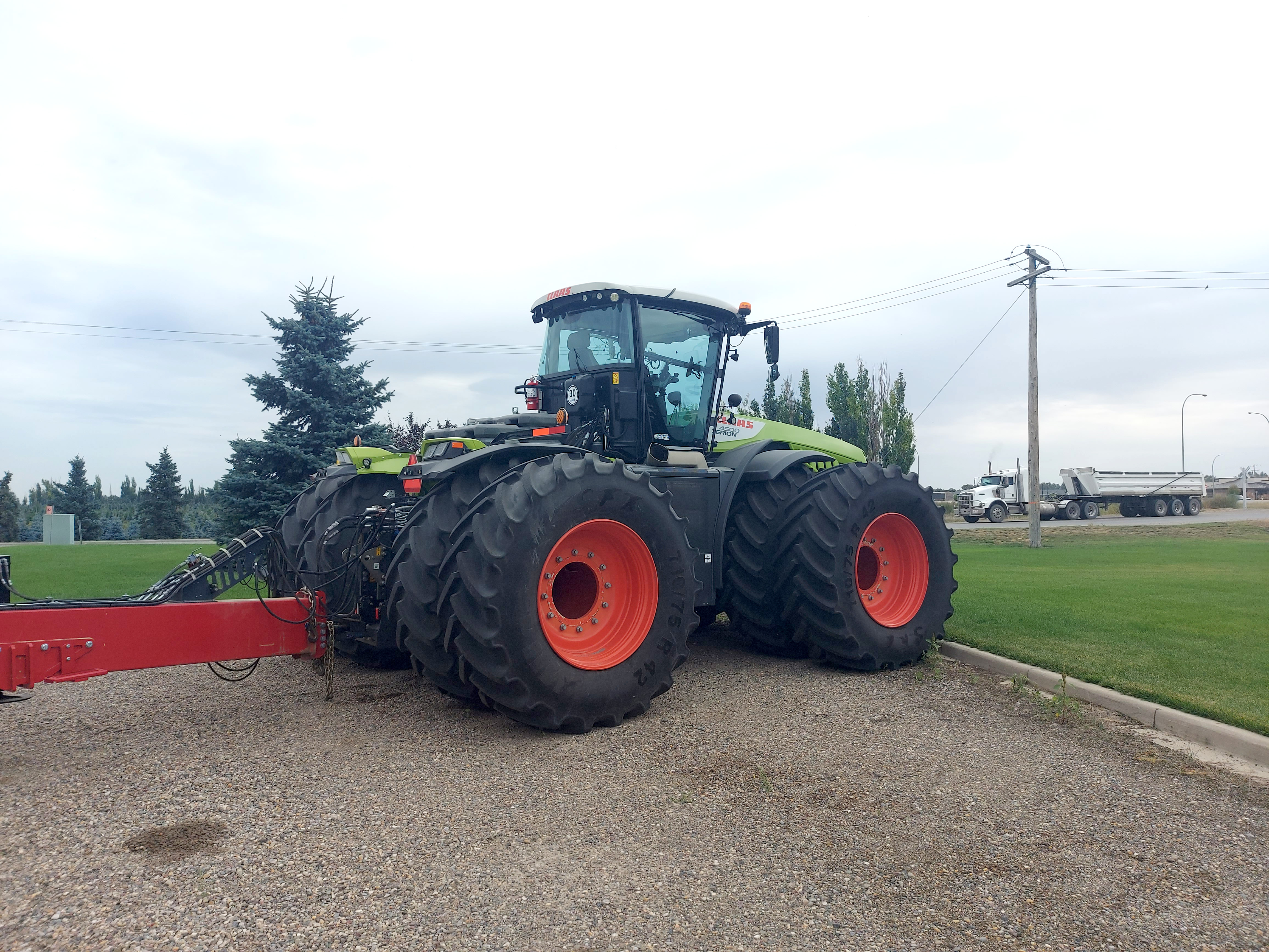 2022 CLAAS XERION 4500 Tractor
