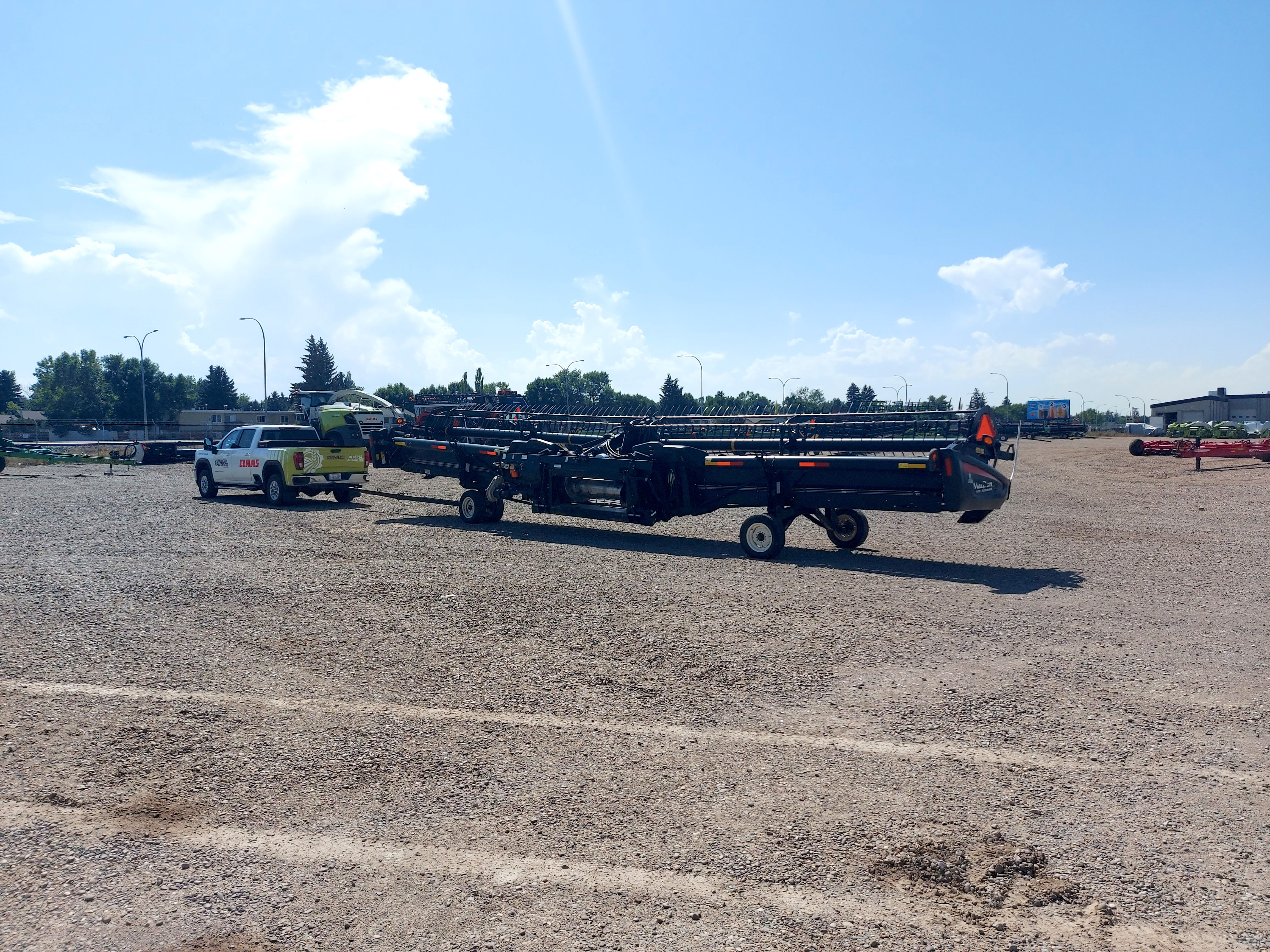 2013 MacDon FD75-40 Header Combine