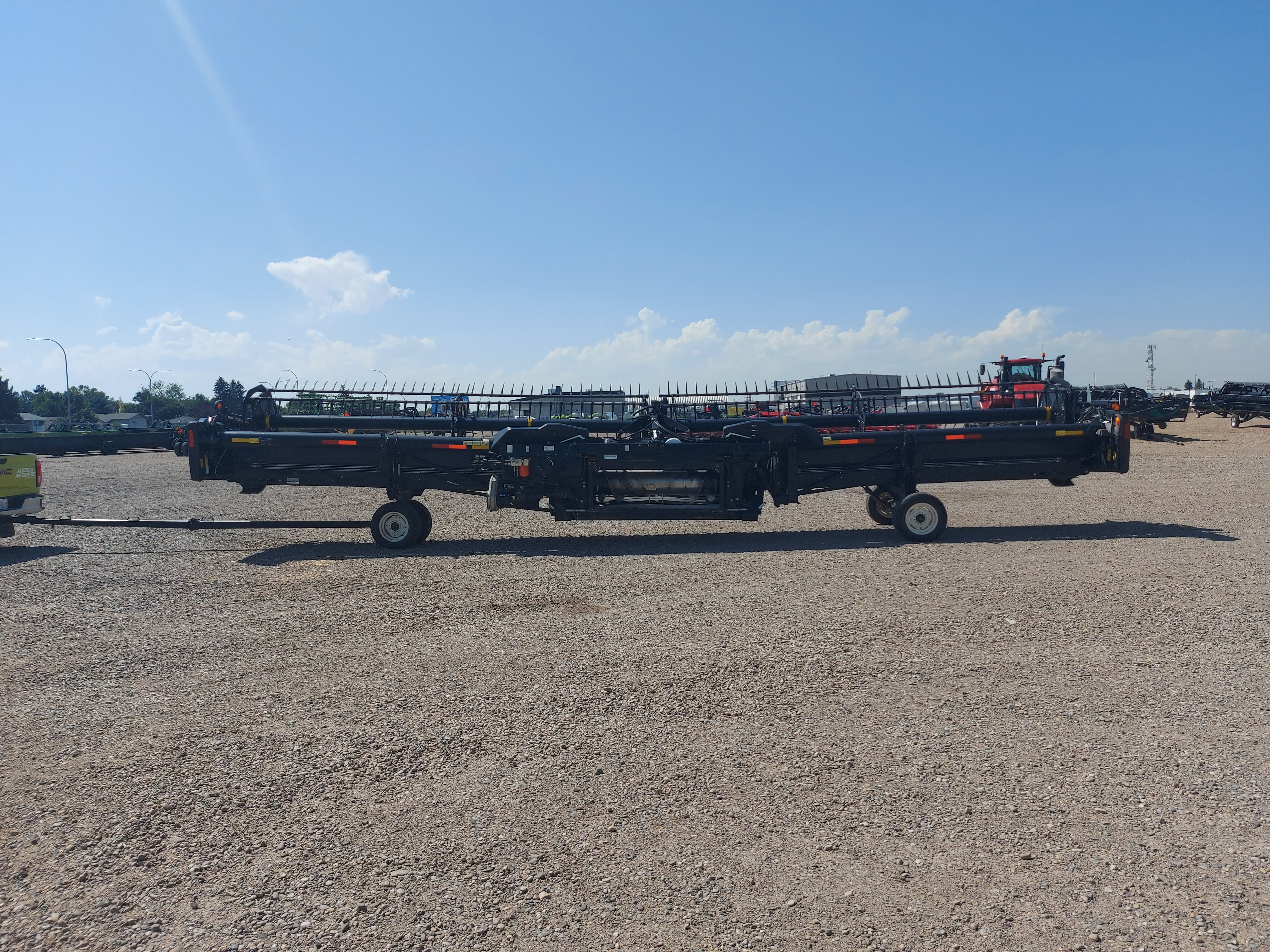 2013 MacDon FD75-40 Header Combine