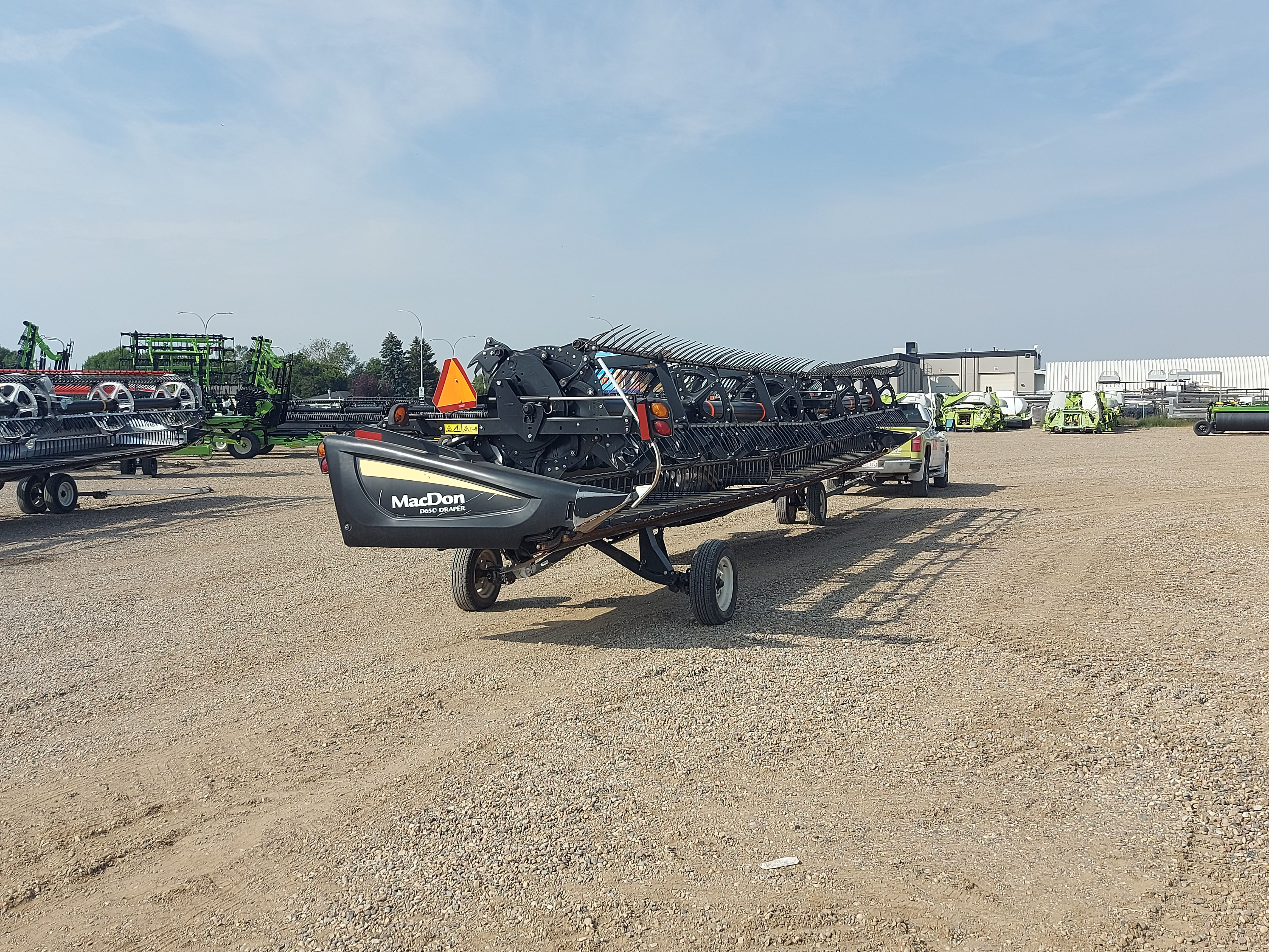 2014 MacDon D65-40 Header Combine