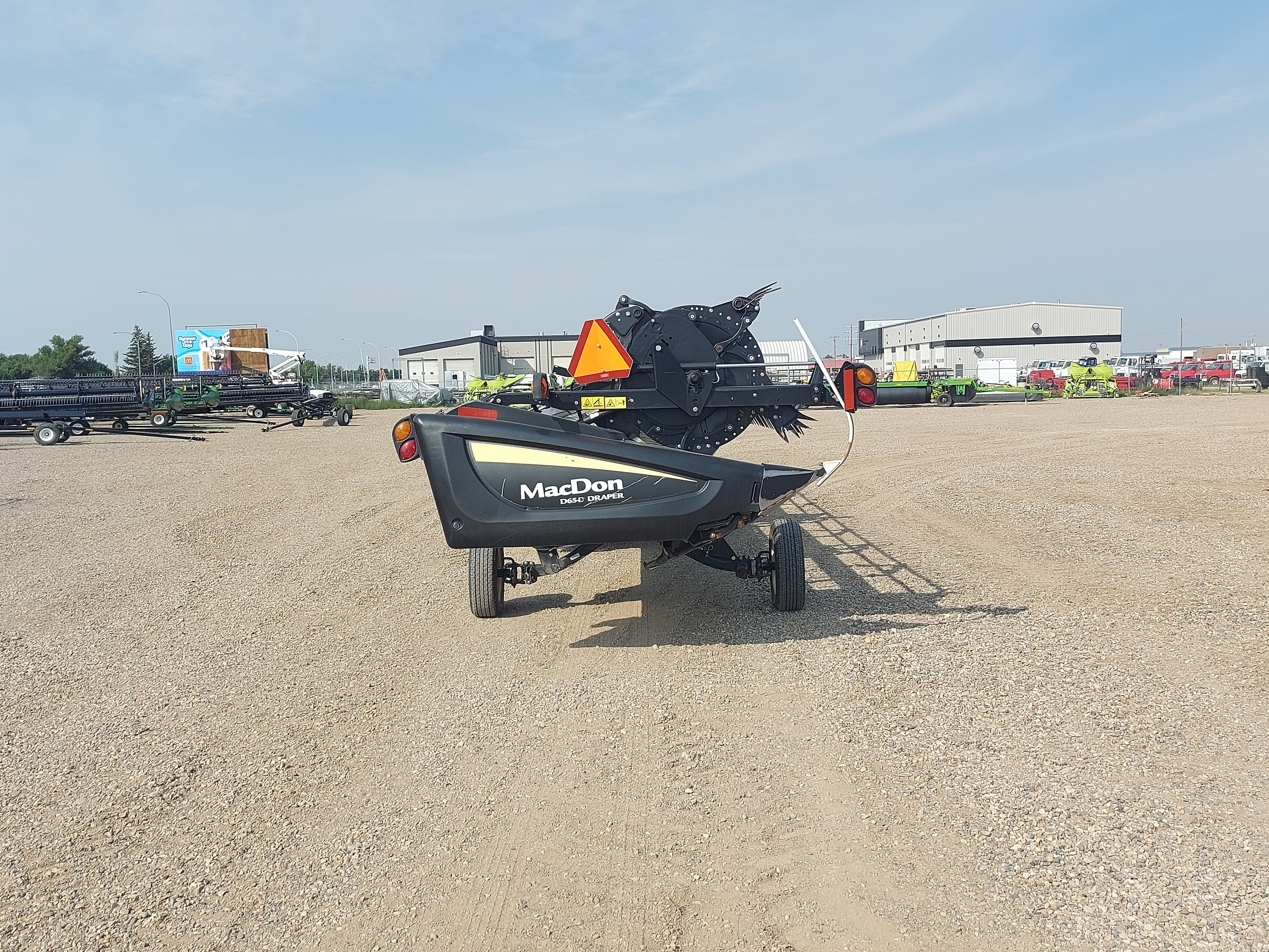 2014 MacDon D65-40 Header Combine