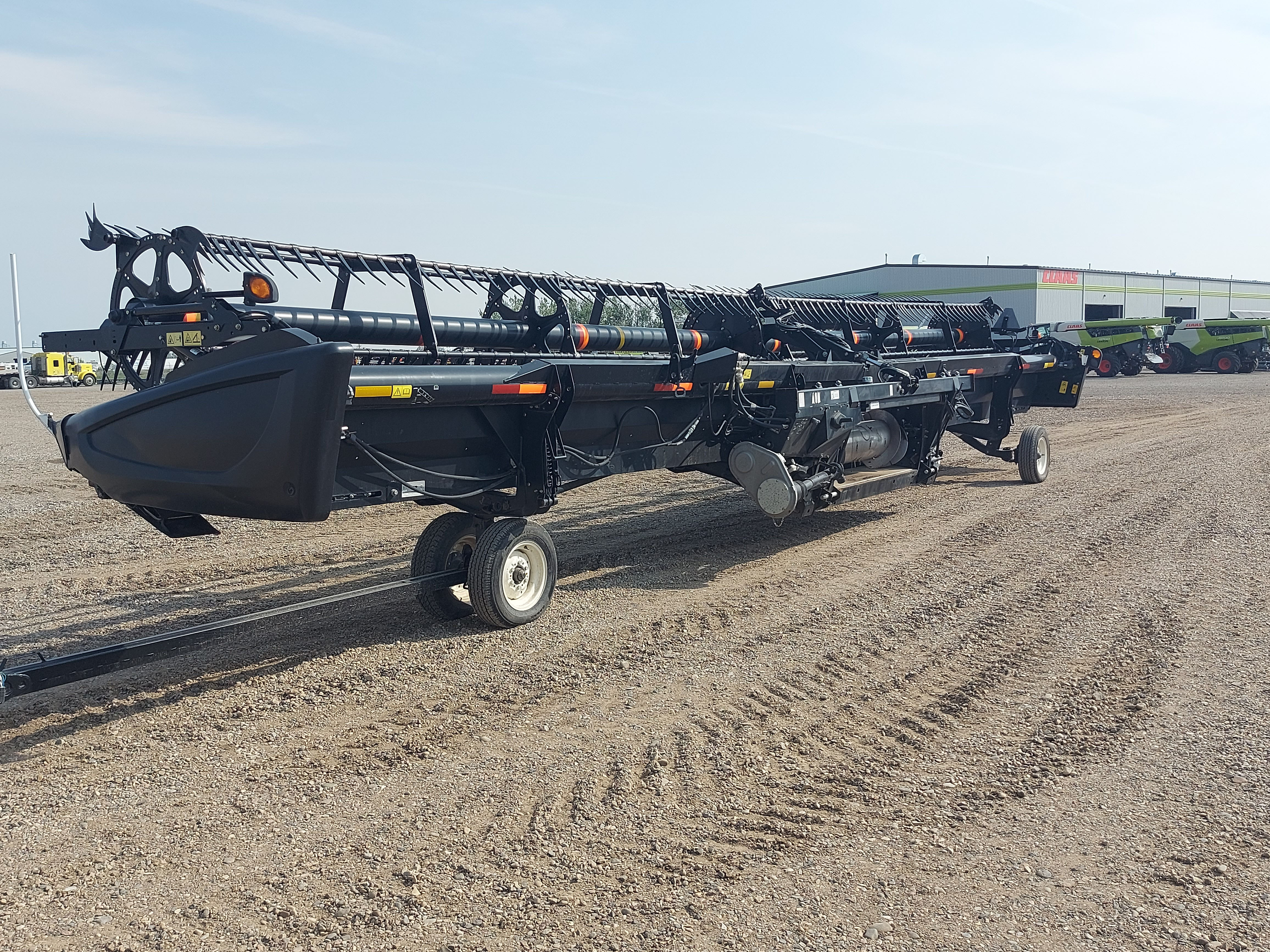 2014 MacDon D65-40 Header Combine