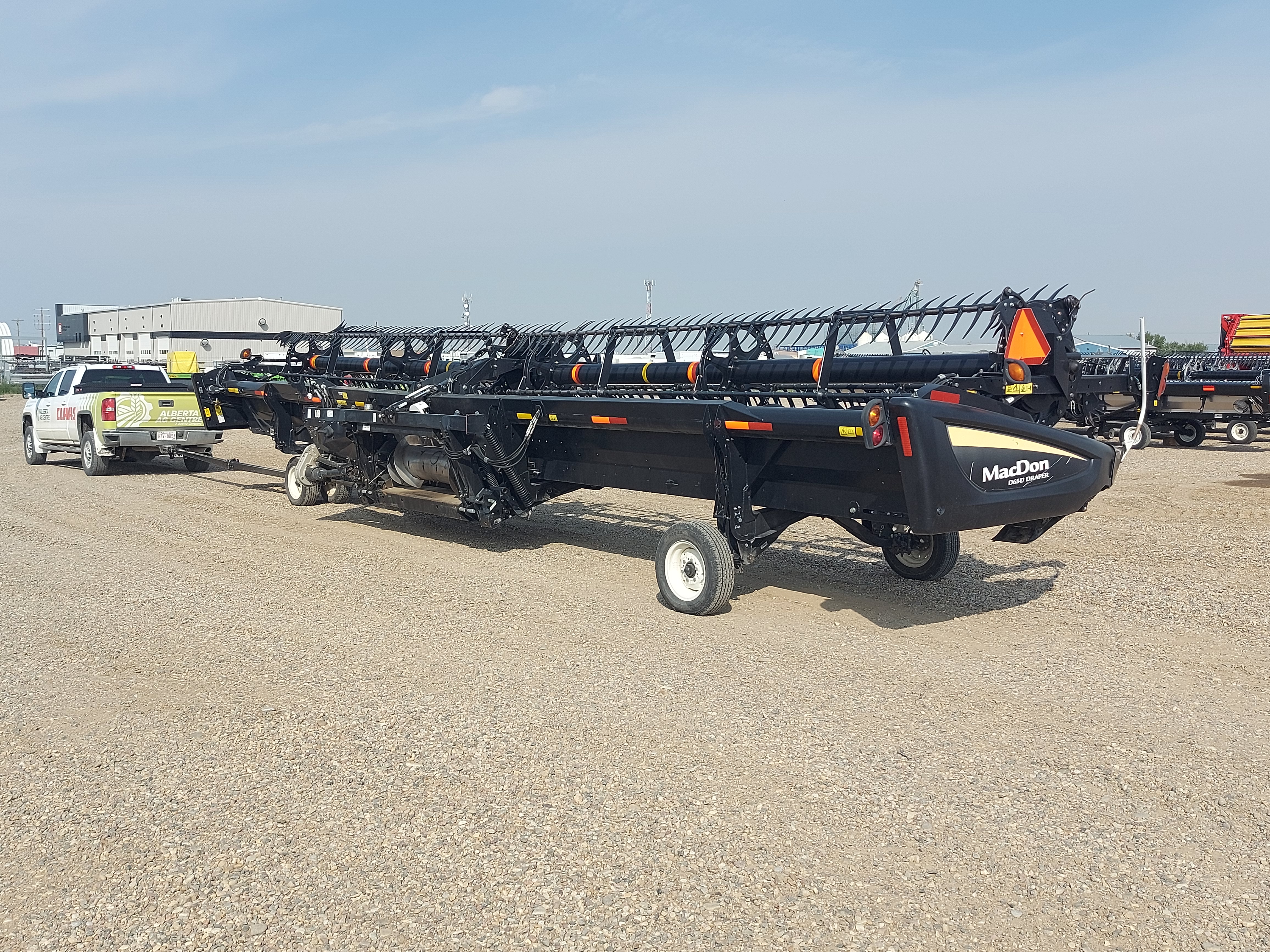 2014 MacDon D65-40 Header Combine